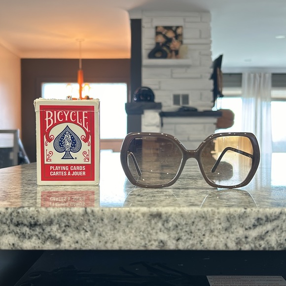 Burberry Sunglasses - bought from sunglasses hut - Picture 4 of 4